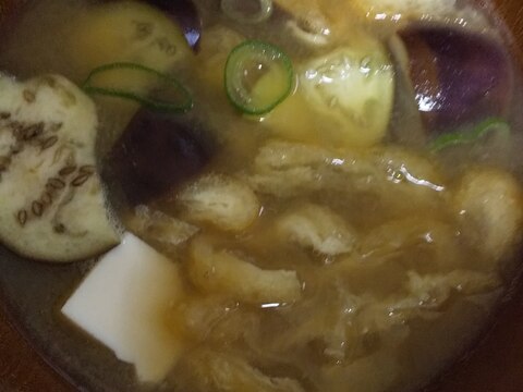 「豆腐」豆腐・なす・油揚げ・葱のお味噌汁